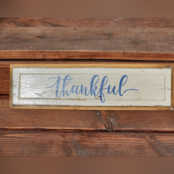 Handpainted THANKFUL wooden sign - Picture 1 of 7